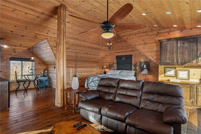 13 Beaver Drive, Holiday Island, AR 72631