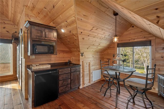 13 Beaver Drive, Holiday Island, AR 72631