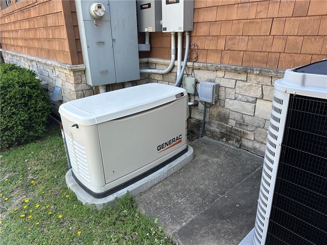 13 Beaver Drive, Holiday Island, AR 72631