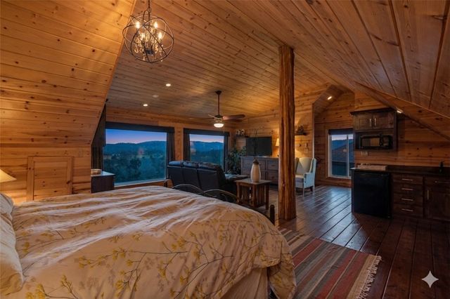 13 Beaver Drive, Holiday Island, AR 72631