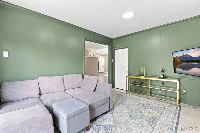 7929 Glenside Place, University City, MO 63130