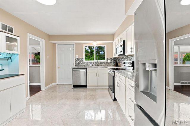 7929 Glenside Place, University City, MO 63130