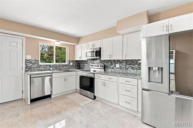 7929 Glenside Place, University City, MO 63130