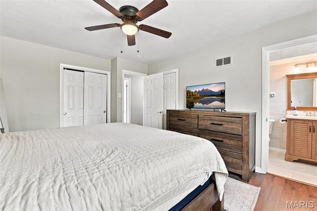 7929 Glenside Place, University City, MO 63130