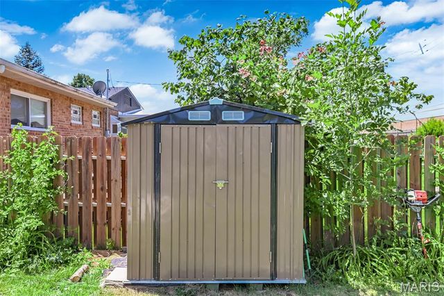 7929 Glenside Place, University City, MO 63130