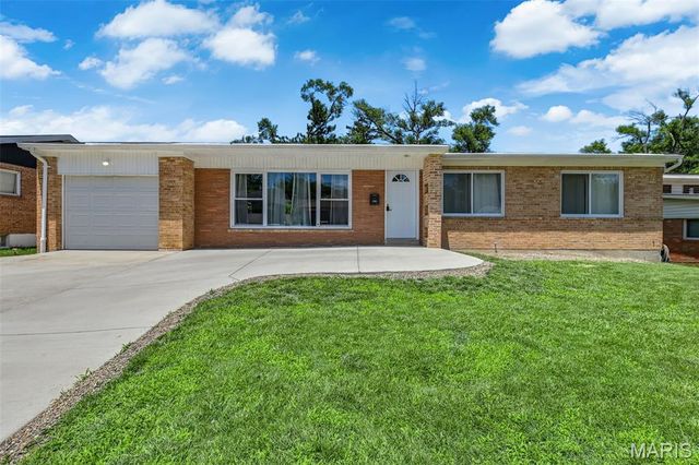 7929 Glenside Place, University City, MO 63130