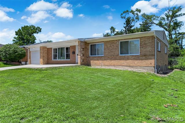 7929 Glenside Place, University City, MO 63130