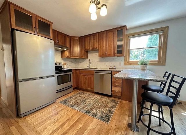 9 Dimock St, Danvers, MA 01923