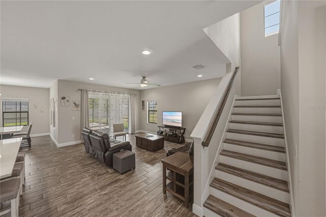 14633 RED CASTLE AVENUE, Lithia, FL 33547