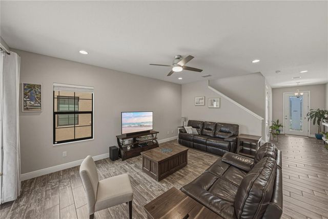 14633 RED CASTLE AVENUE, Lithia, FL 33547