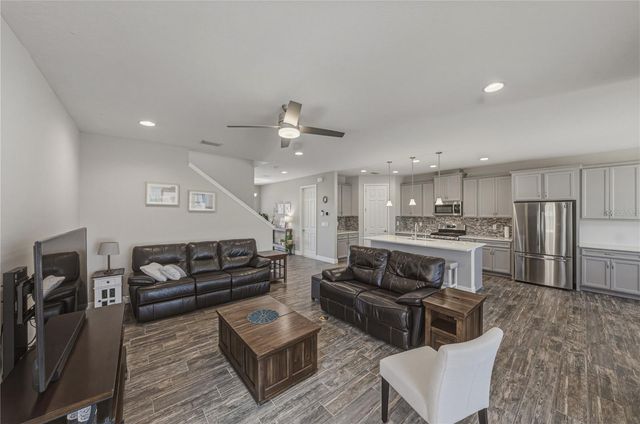 14633 RED CASTLE AVENUE, Lithia, FL 33547