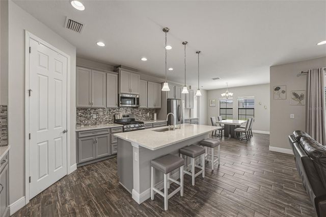 14633 RED CASTLE AVENUE, Lithia, FL 33547