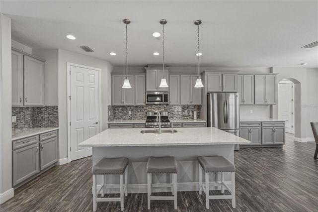 14633 RED CASTLE AVENUE, Lithia, FL 33547