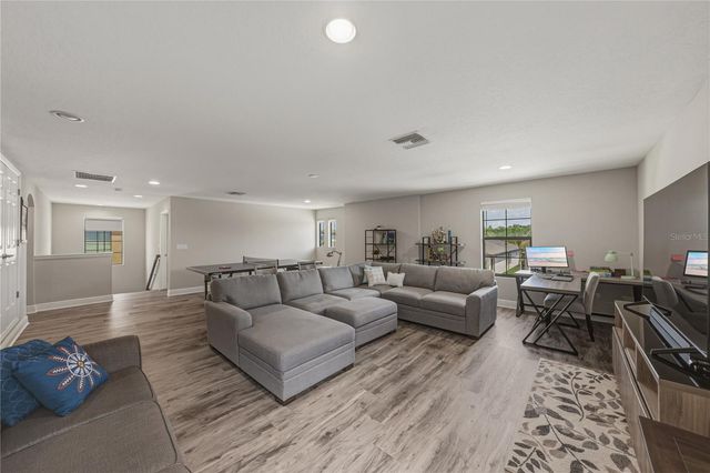 14633 RED CASTLE AVENUE, Lithia, FL 33547