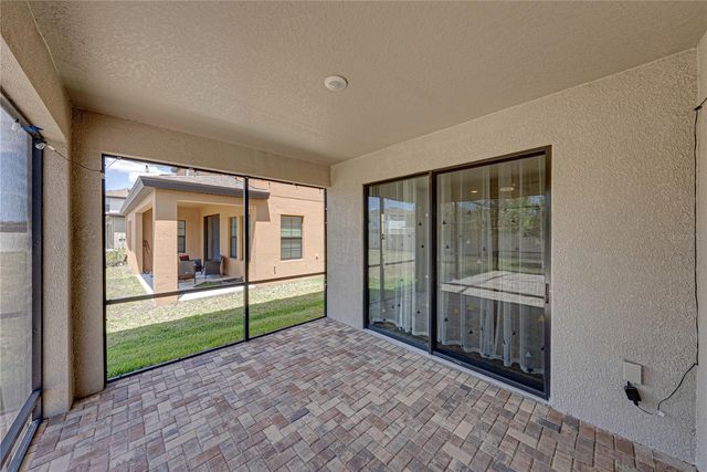 14633 RED CASTLE AVENUE, Lithia, FL 33547