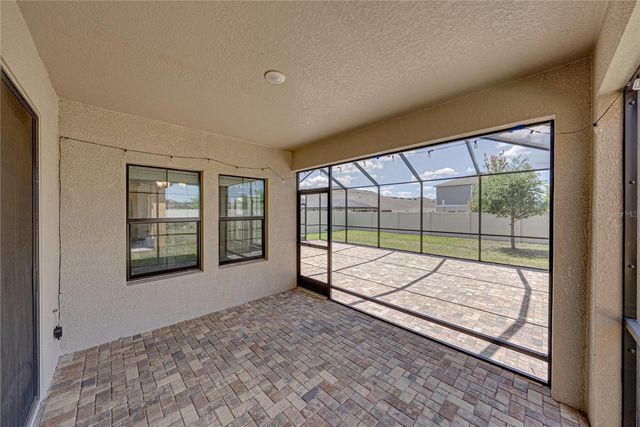 14633 RED CASTLE AVENUE, Lithia, FL 33547