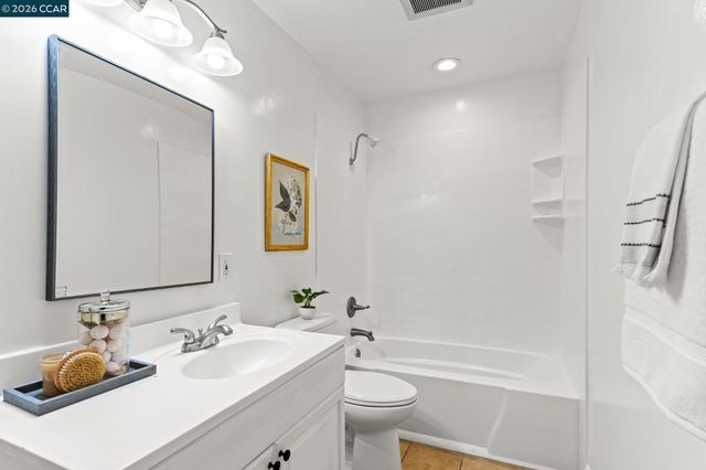 1133 Meadow Ln 105, Concord, CA 94520