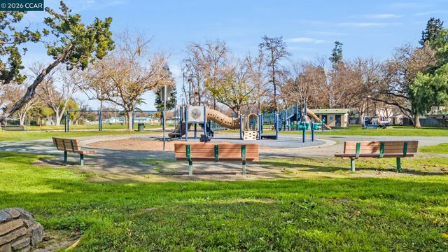 1133 Meadow Ln 105, Concord, CA 94520