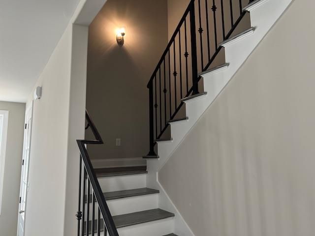 9754 E RYNER DR E, Cordova, TN 38018