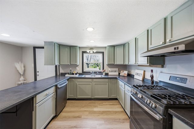 1003 Franklin Street, Center Point, IA 52213