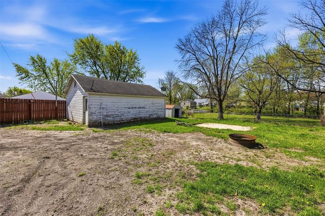 1003 Franklin Street, Center Point, IA 52213
