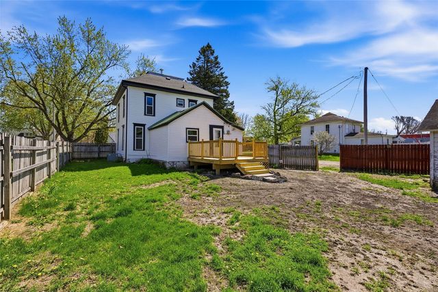1003 Franklin Street, Center Point, IA 52213