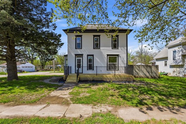 1003 Franklin Street, Center Point, IA 52213