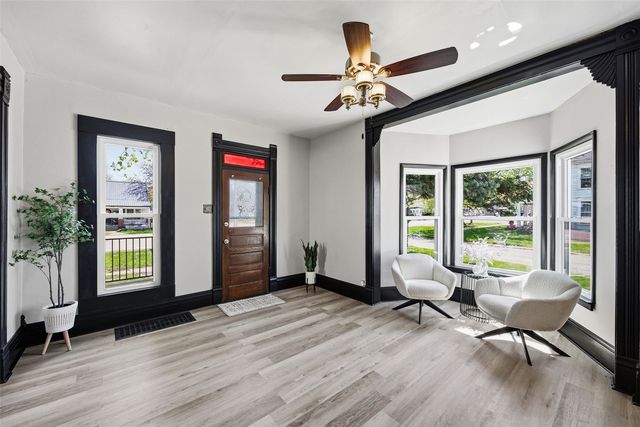 1003 Franklin Street, Center Point, IA 52213