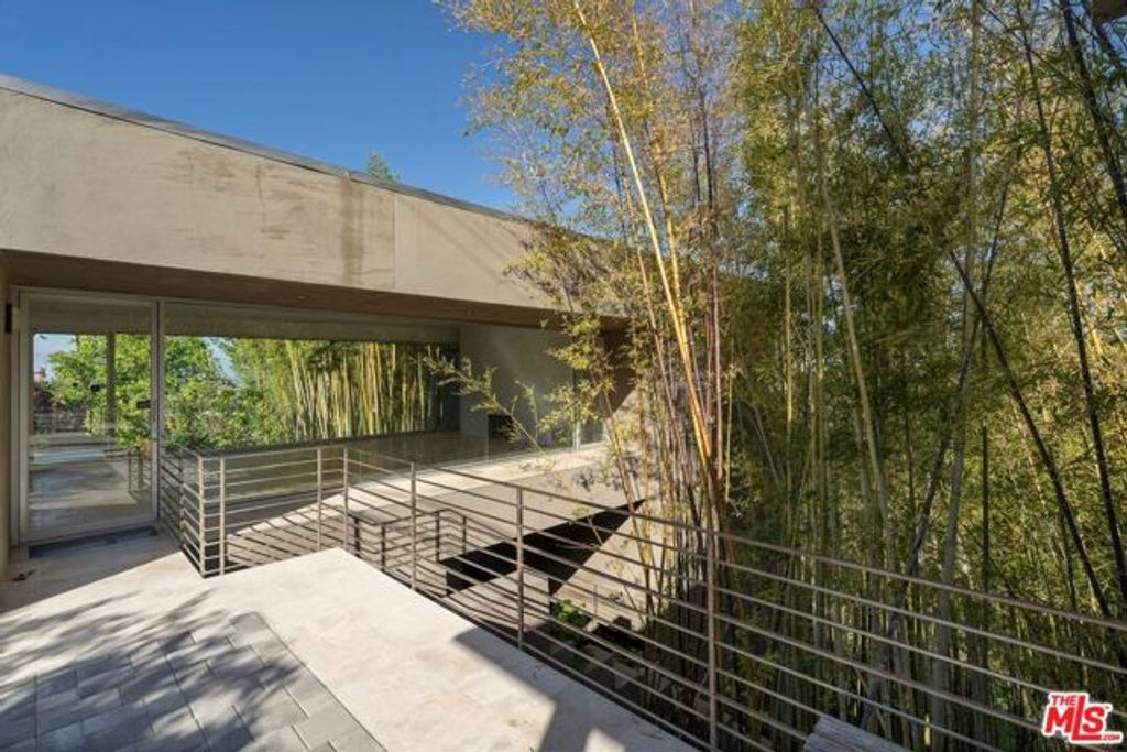 3944 Cody Road, Sherman Oaks, CA 91403