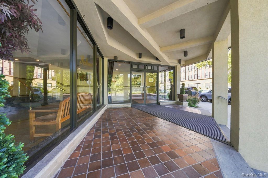 1874 Pelham Parkway S LF, Bronx, NY 10461 — photo 2