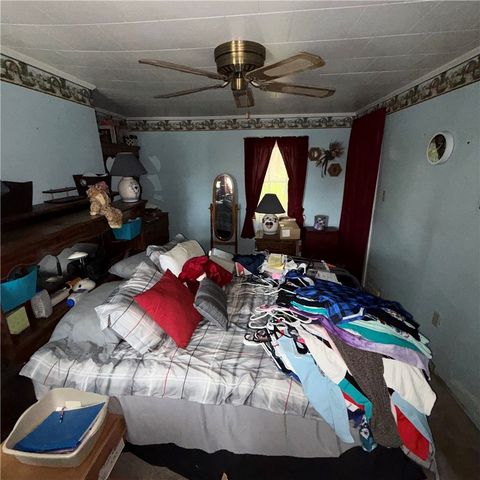 977 Sharon Rd, Beaver, PA 15009