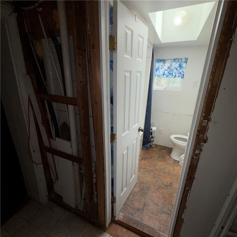 977 Sharon Rd, Beaver, PA 15009