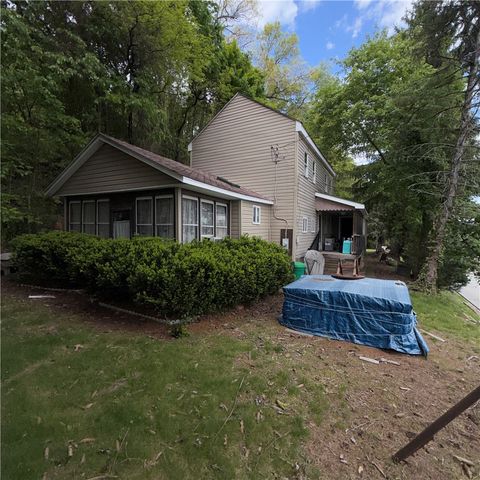 977 Sharon Rd, Beaver, PA 15009
