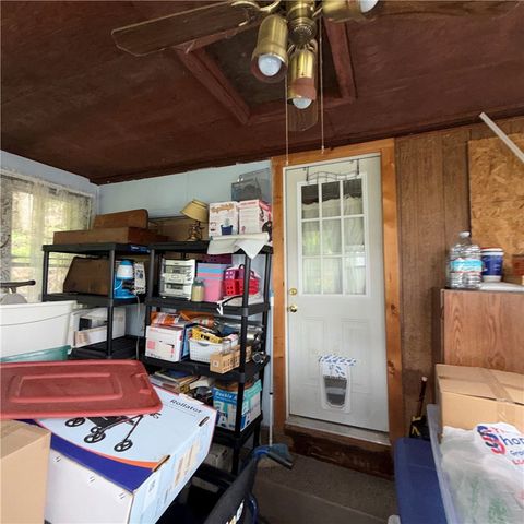 977 Sharon Rd, Beaver, PA 15009