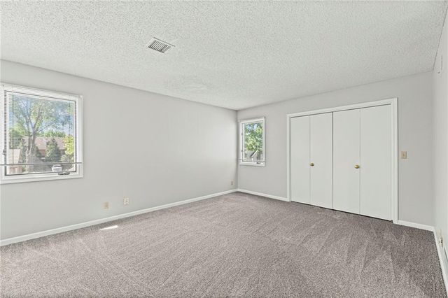 10810 W 116th Street, Overland Park, KS 66210
