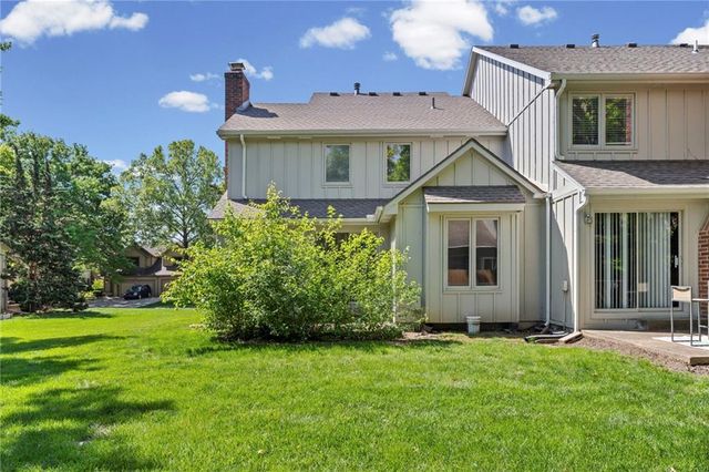 10810 W 116th Street, Overland Park, KS 66210