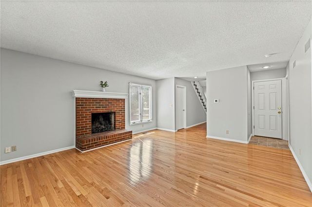 10810 W 116th Street, Overland Park, KS 66210