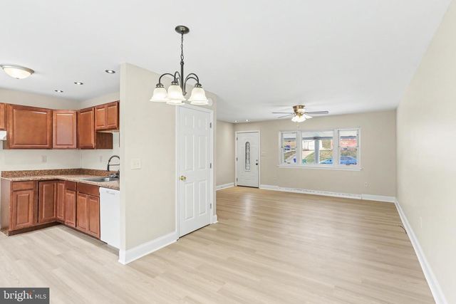 3827 OVER DR, Harrisburg, PA 17109