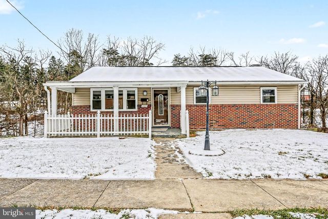 3827 OVER DR, Harrisburg, PA 17109