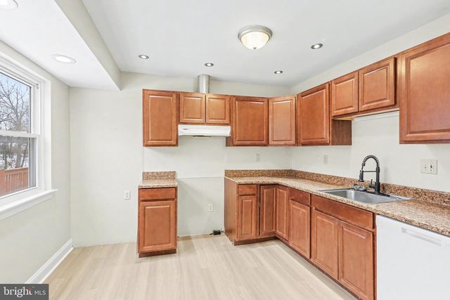 3827 OVER DR, Harrisburg, PA 17109