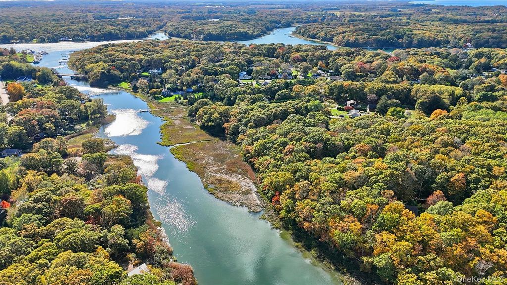 1050 Greton Court, Mattituck, NY 11952