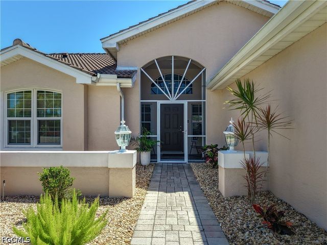 2240 Corona Del Sire DR, North Fort Myers, FL 33917