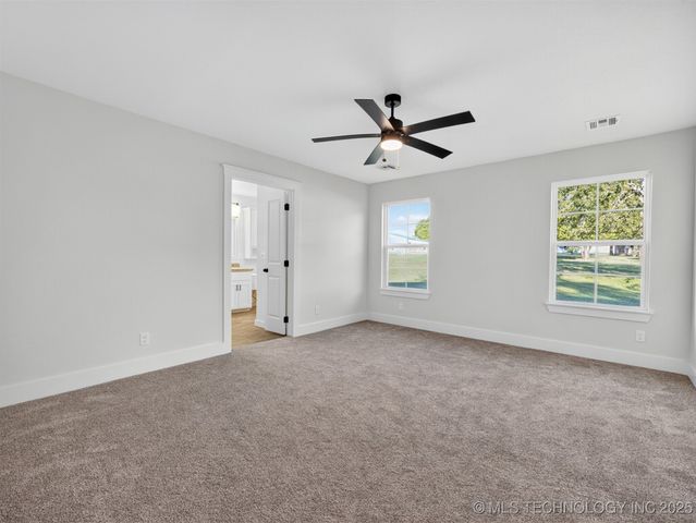 226 W Price Avenue, Oologah, OK 74053