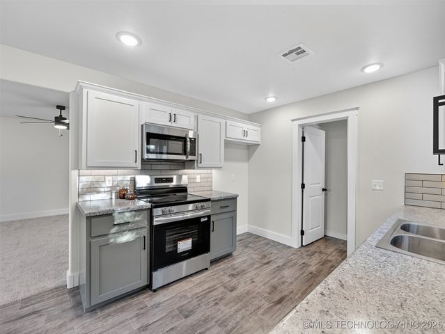 226 W Price Avenue, Oologah, OK 74053