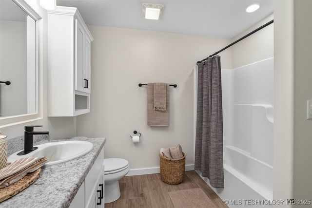 226 W Price Avenue, Oologah, OK 74053