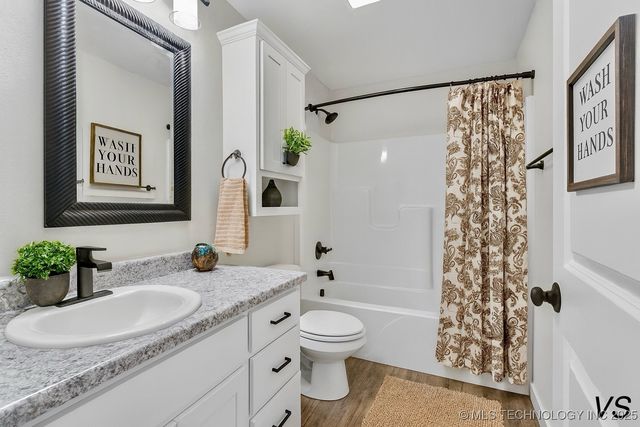 226 W Price Avenue, Oologah, OK 74053