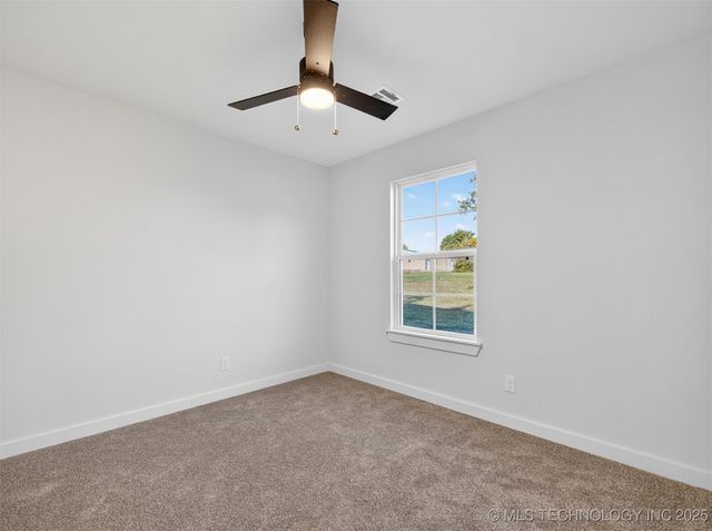 226 W Price Avenue, Oologah, OK 74053