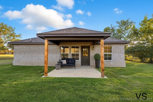 226 W Price Avenue, Oologah, OK 74053