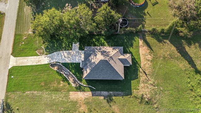 226 W Price Avenue, Oologah, OK 74053