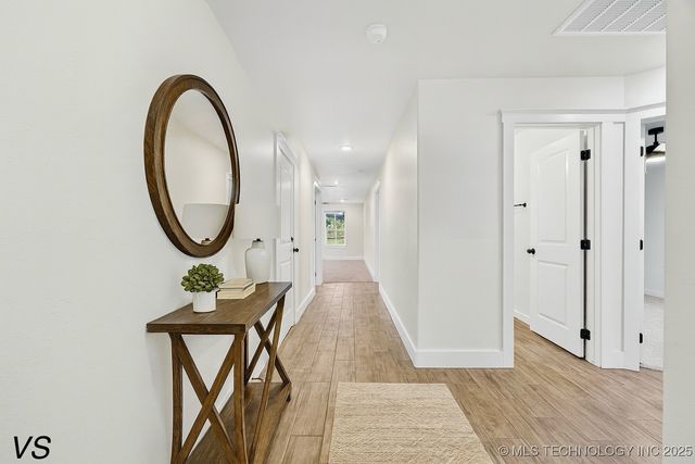 226 W Price Avenue, Oologah, OK 74053